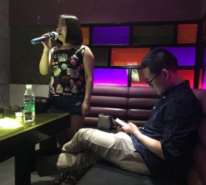 杭州可以兼职的ktv招聘点歌公主,跟领队还是直招