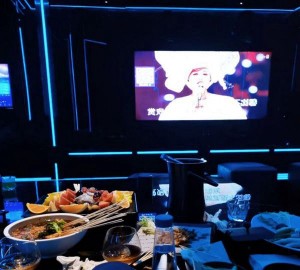 杭州临平区南苑街道附近酒吧招聘包厢服务员,(不需要工作服)