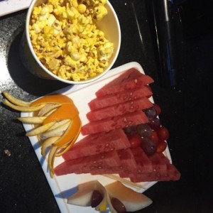 杭州有小费拿的ktv招聘女服务生,跟领队还是直招